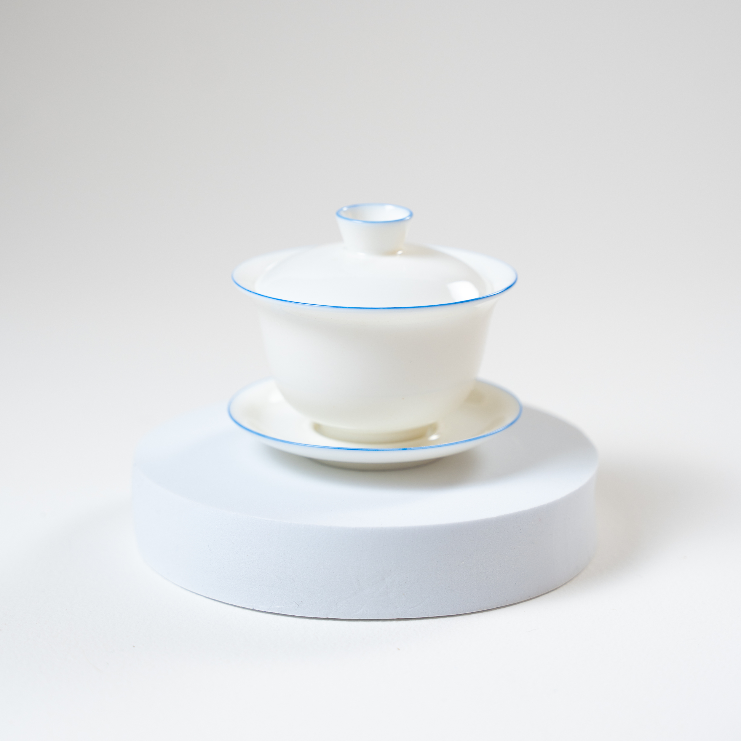 Gaiwan, White Porcelain, Hand-Painted Blue Detail