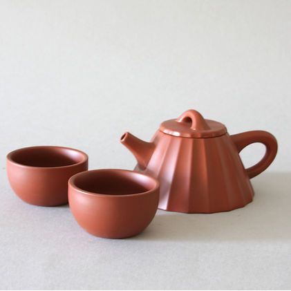 Yixing Pleated Teapot & 2 Cups – The Cultured Cup®