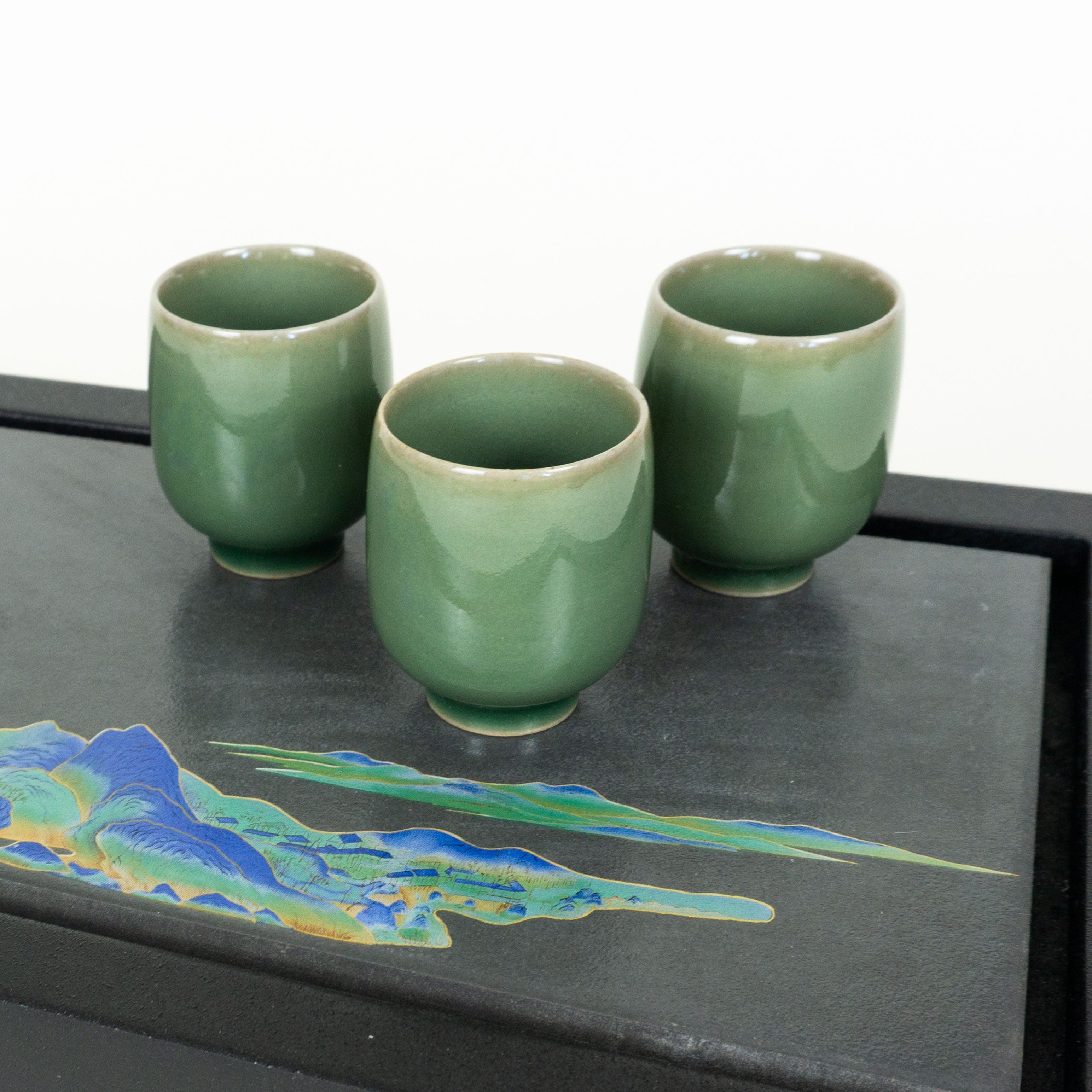 Tasse à thé, céladon du four Yue, courte